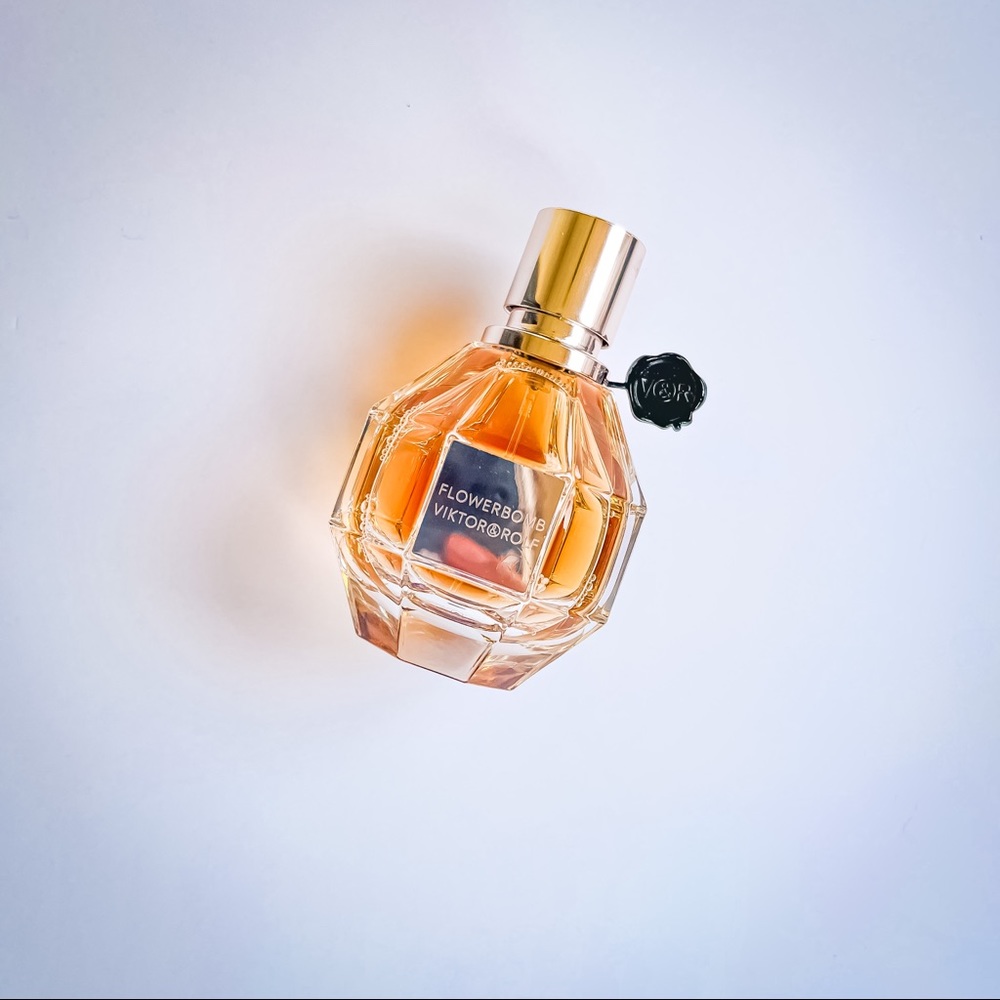 Viktor & Rolf Flowerbomb Eau De Parfum Spray for Women